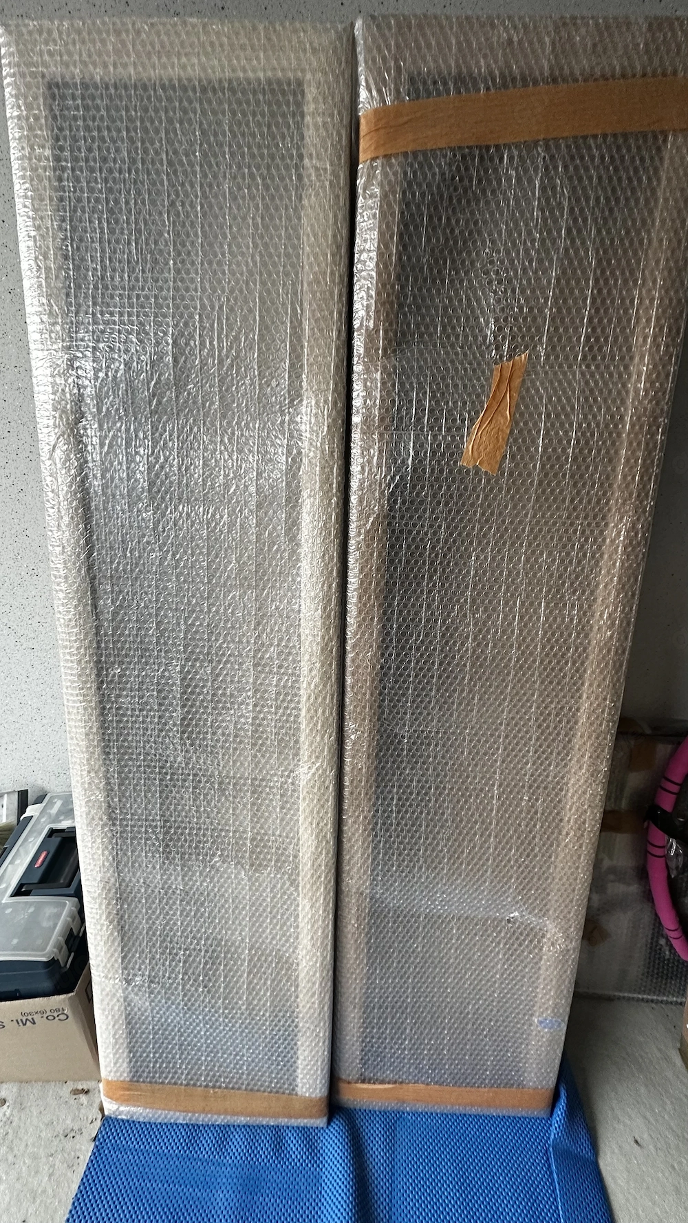 2x Hängevitrine und 1xGlasvitrine Typ Bora