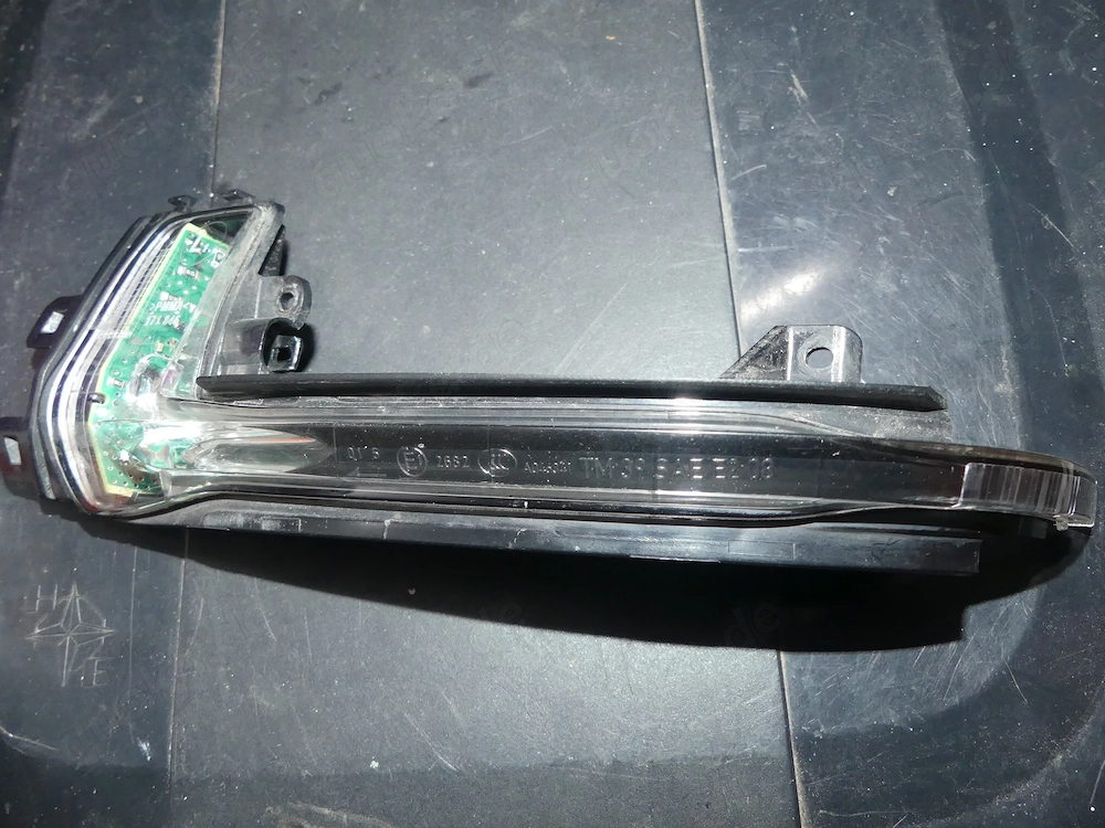 8K0 949 101C Blinker links Audi A4