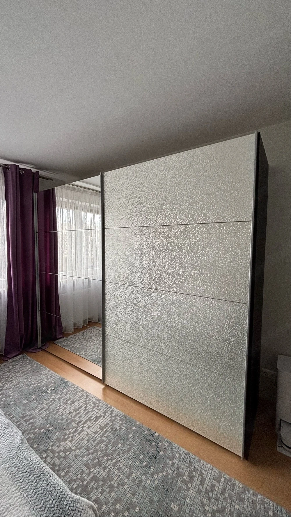 Kleiderschrank 