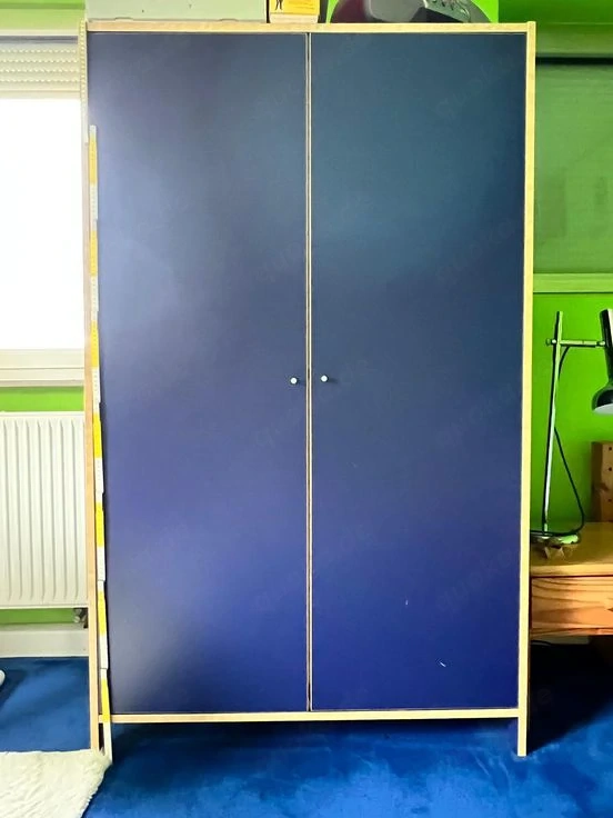Kinderkleiderschrank und passende Kommode zu verschenken (IKEA)