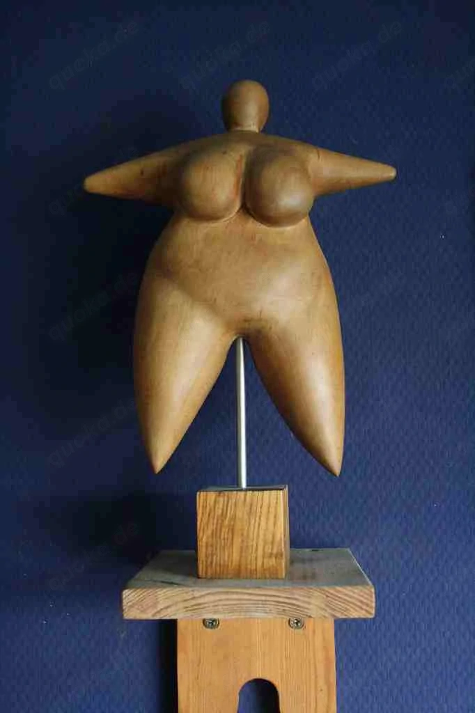 Holz Skulptur Kunst Nana Ahorn