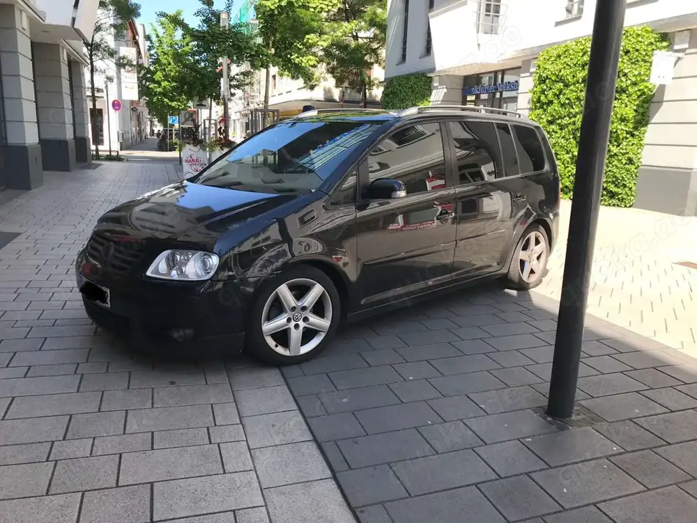 Volkswagen Touran 2.0 TDI DSG Highline 7 Sit. Motor  Getriebe Überh