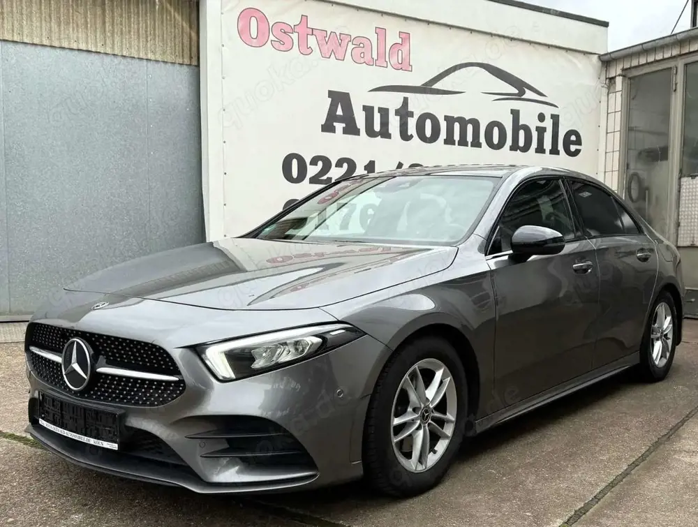 Mercedes-Benz A 200 AMG Line Night Leder Led Panorama Kamera