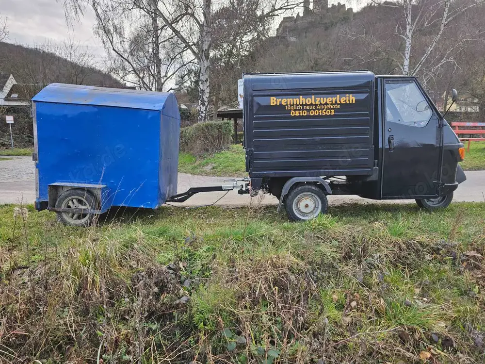 Piaggio Ape APE 50 Van mit Anhänger