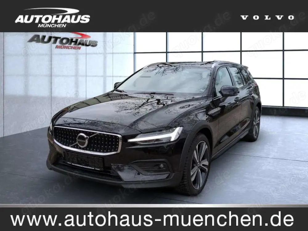 Volvo V60 Cross Country V60 CC Plus AWD Bluetooth Navi LED Vollleder Klima