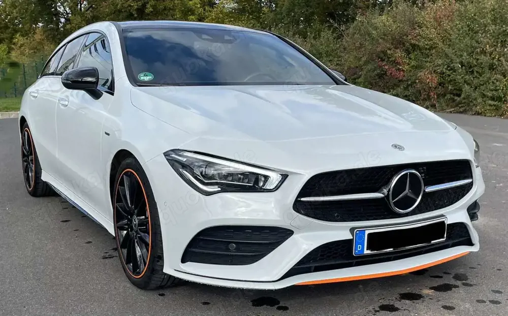 Mercedes-Benz CLA 220 d Shooting Brake 8G-DCT AMG Line / Inspektion NEU
