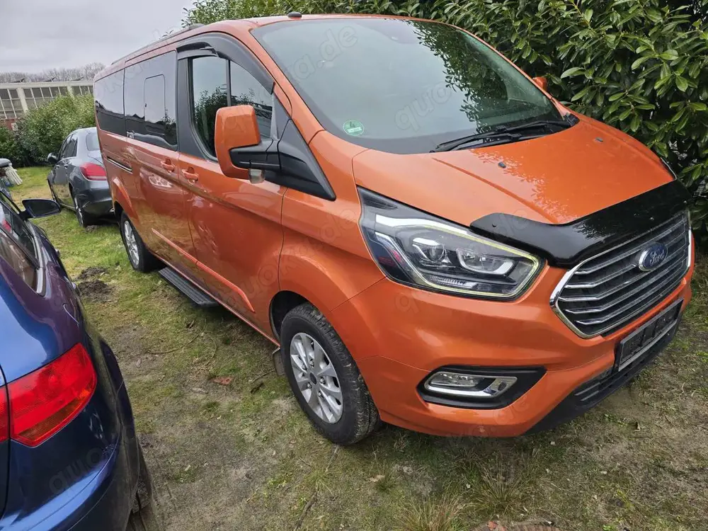 Ford Tourneo Custom Tourneo Custom TDCi 320 L2H1 VA Shuttle Titanium X