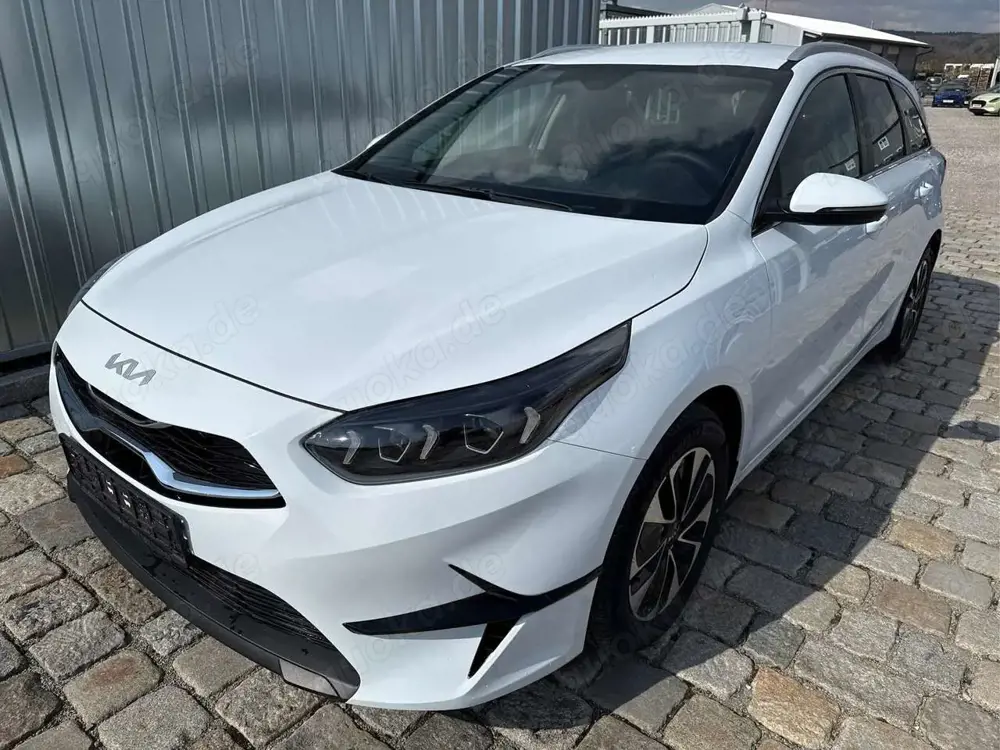Kia Ceed SW / cee'd SW Sportswagon TOP 1.5 T-GDI 140 PS DCT Navi-Apple...