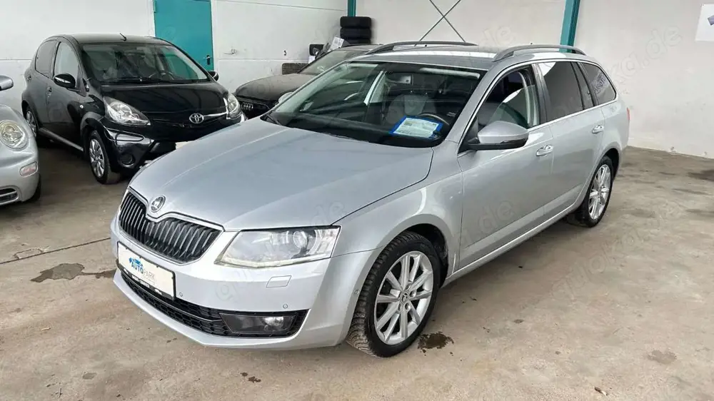 Skoda Octavia Combi 2.0 TDI Elegance*Navi*Xenon*