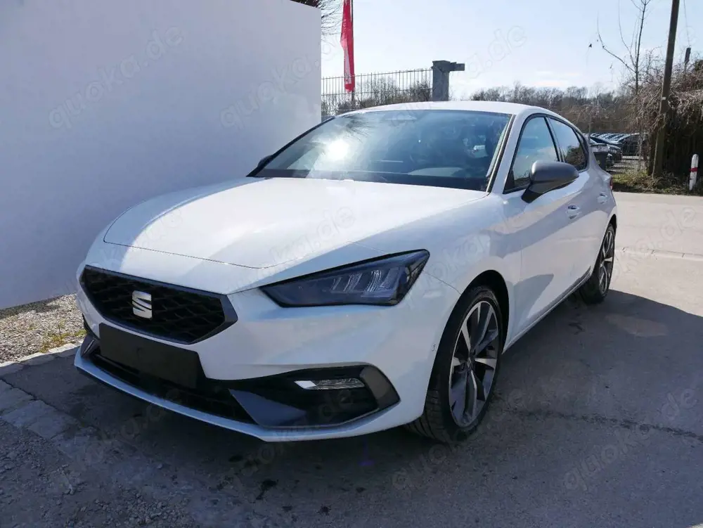 SEAT Leon FR 1.5 eTSI DSG DSG*ACC*KAMERA*NAVI*FULL-LINK*L...