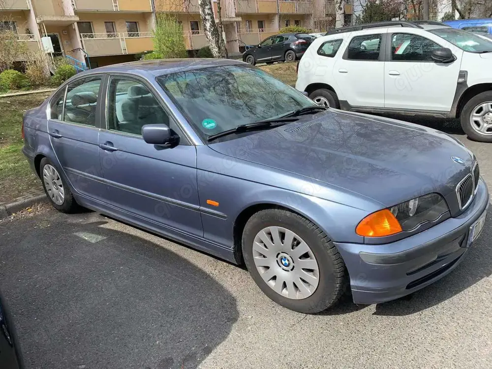 BMW 323