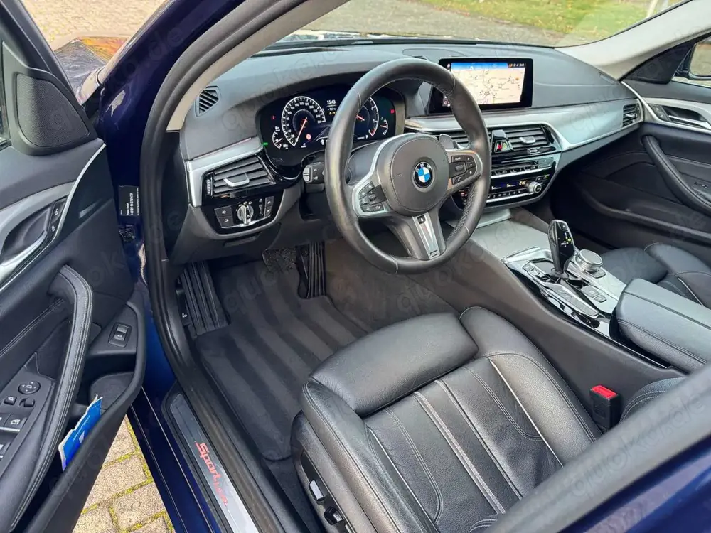 BMW 520 520d xDrive*SPORT*HUD*LED*ACC*360°KAM*AHK*TW+SHA*M-LENKRAD