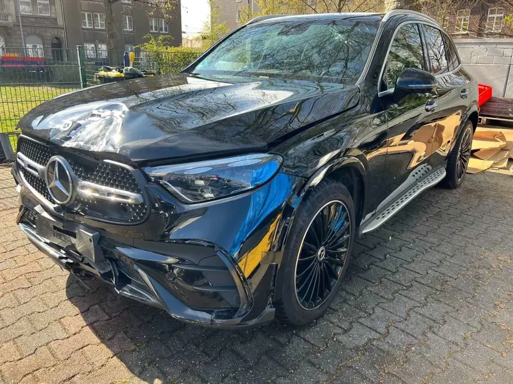 Mercedes-Benz GLC 220 d 4M AMG PANO 360° DTR HEAD-UP KEYLESS