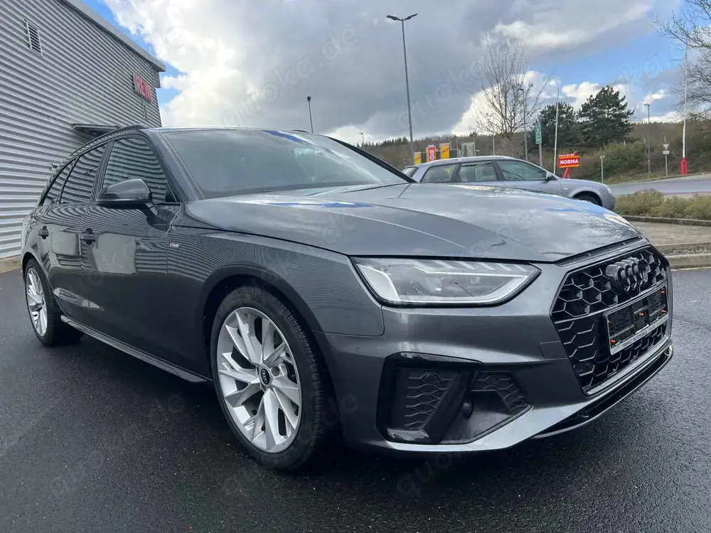 Audi A4 30 TDI S line Sportpaket * Virtual* Sportsitze *