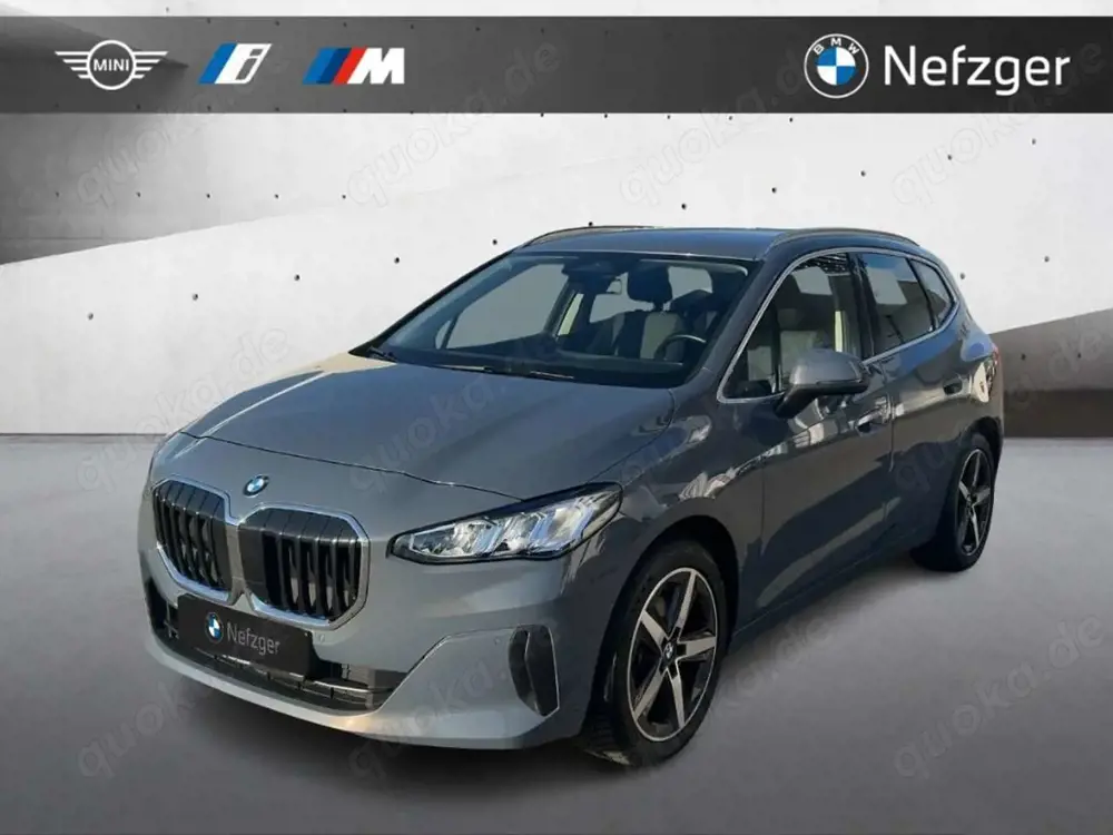 BMW 218 Active Tourer d Navi Rückfahrkamera Fernlichtassis