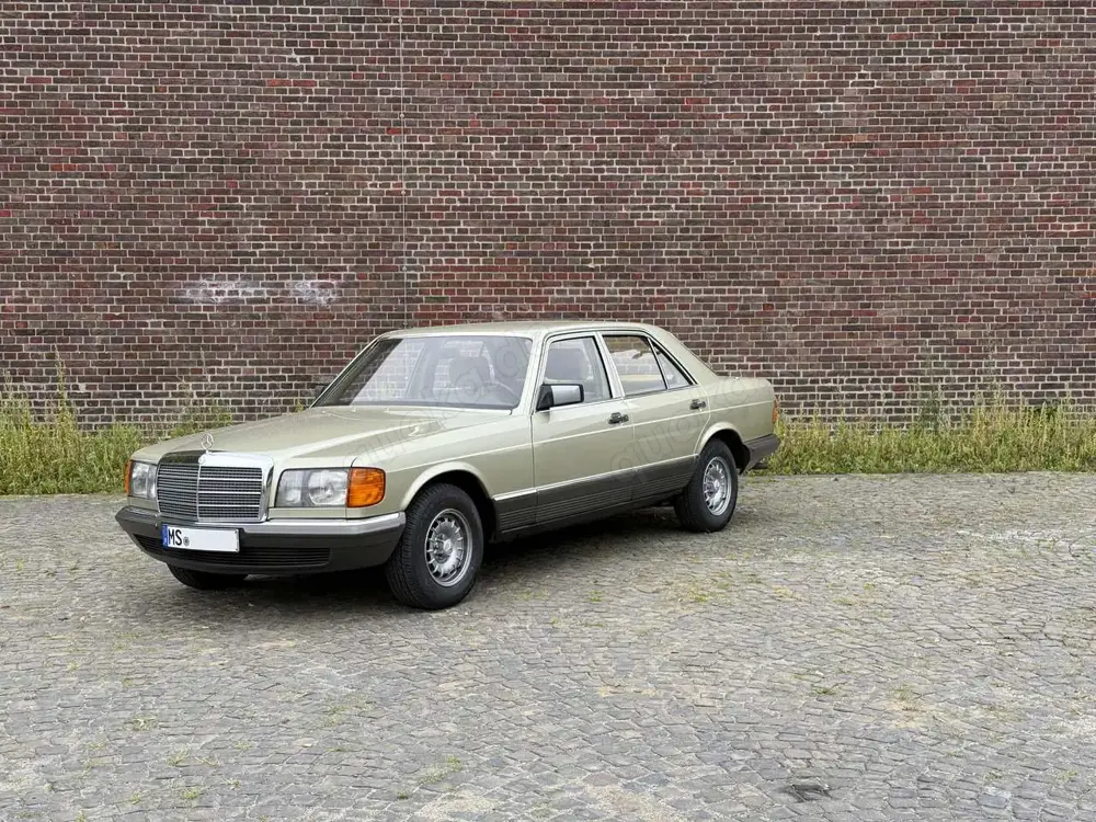 Mercedes-Benz 380 SE W126 Neuwertig Scheckheft bei MB 8-Zylinder Automatik