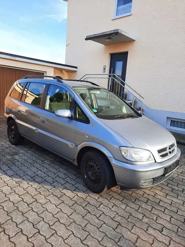 Opel Zafira Zafira 1.8 Elegance
