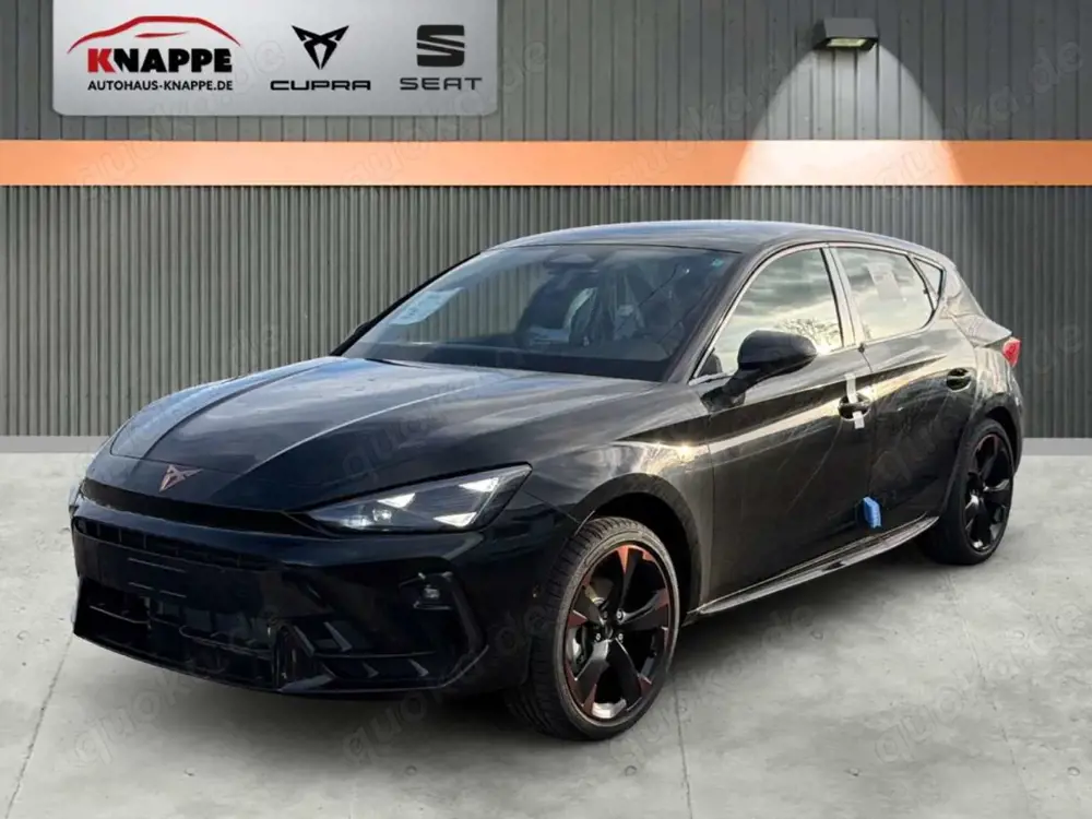 CUPRA Leon 1.5 eTSI Navi Sennheiser Dynamica Seitenschweller