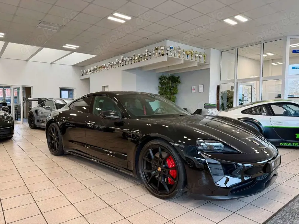 Porsche Taycan GTS ACC/Carbon/Panorama/APPROVED
