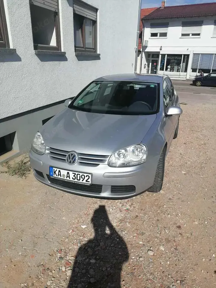 Volkswagen Golf 1.6 benzin