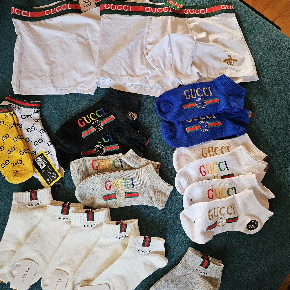 GUCCI Konvolut Socken und Slips Neu