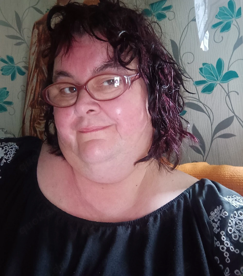 Offenherzige Bilder und Videos 