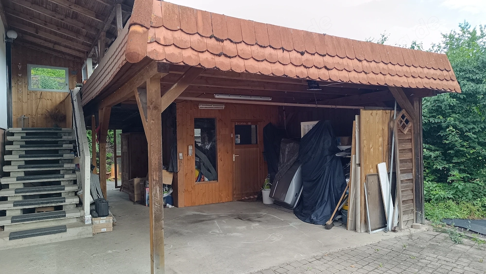 Carport mit eingebautem Gerätehaus zum selbst abbauen