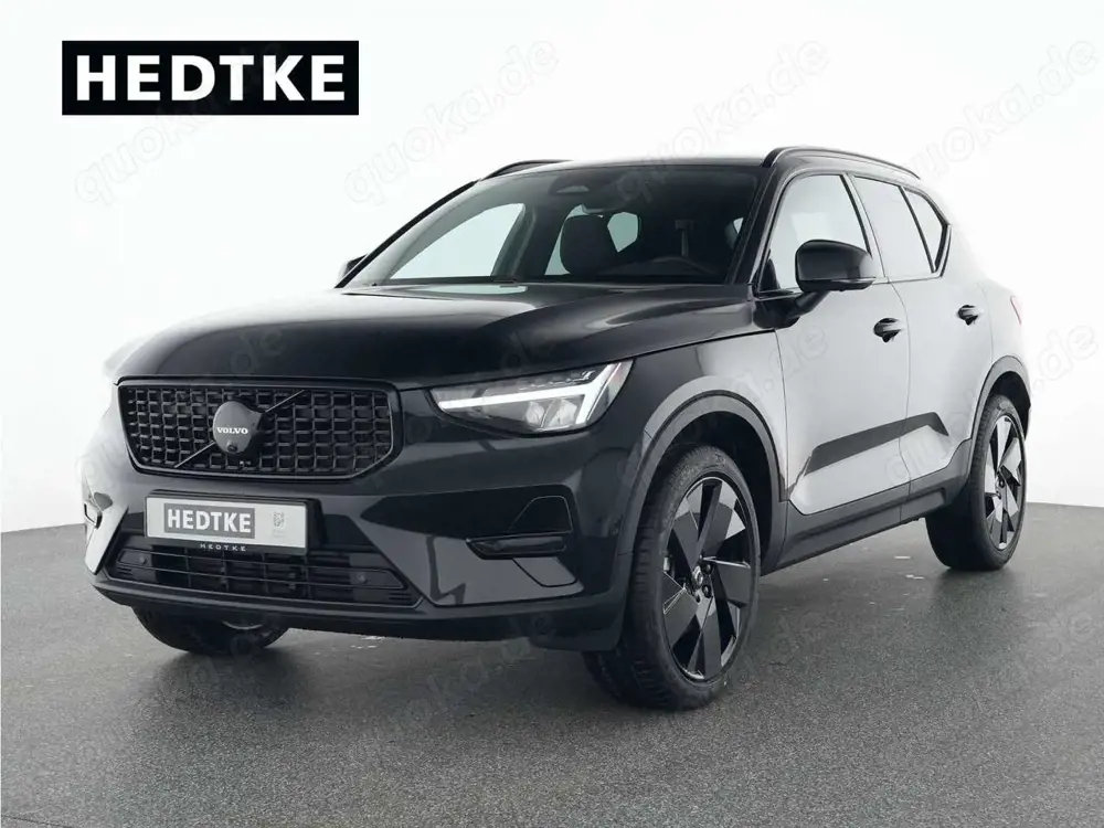 Volvo XC40 27% NACHLASS AUF UPE! XC40 B3 Plus Black Edition