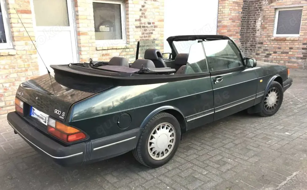 Saab 900