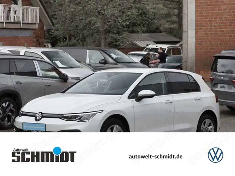 Volkswagen Golf VIII 1.5TSi Life R-Kamera NaviMedia ACC LED Sit...