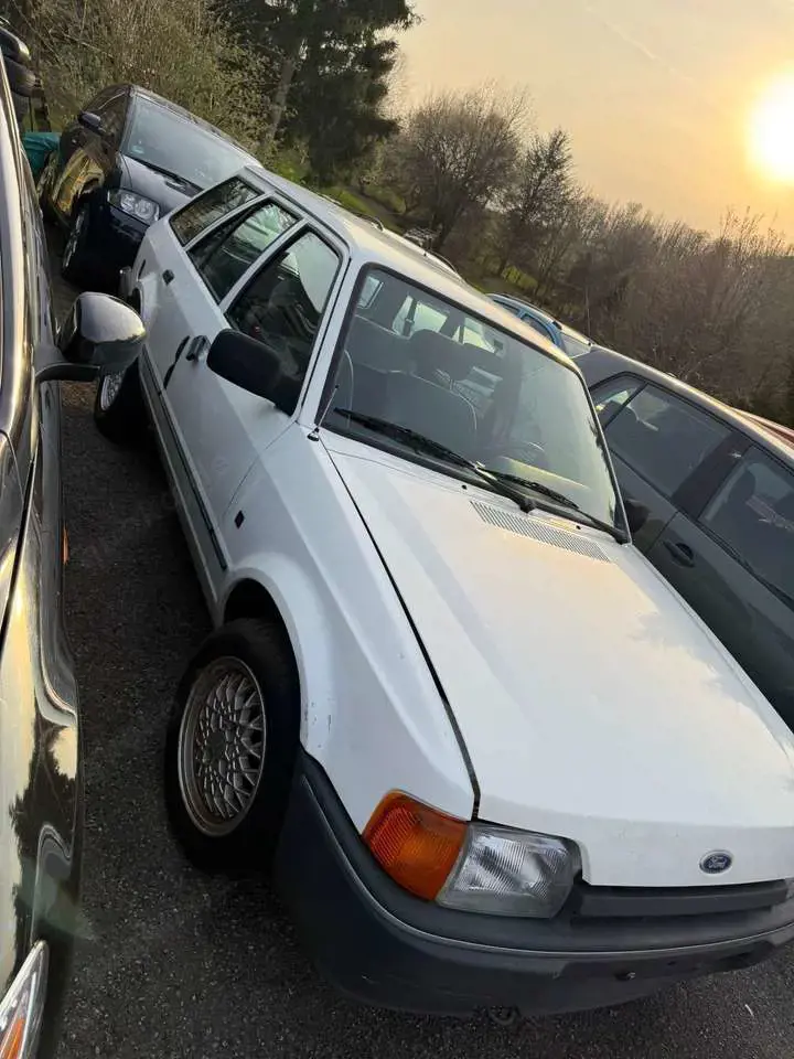 Ford Escort