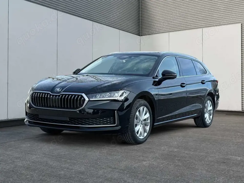 Skoda Superb Combi Selection DSG+AHK+NAVI+EL. HECKKL.+SHZ V+...