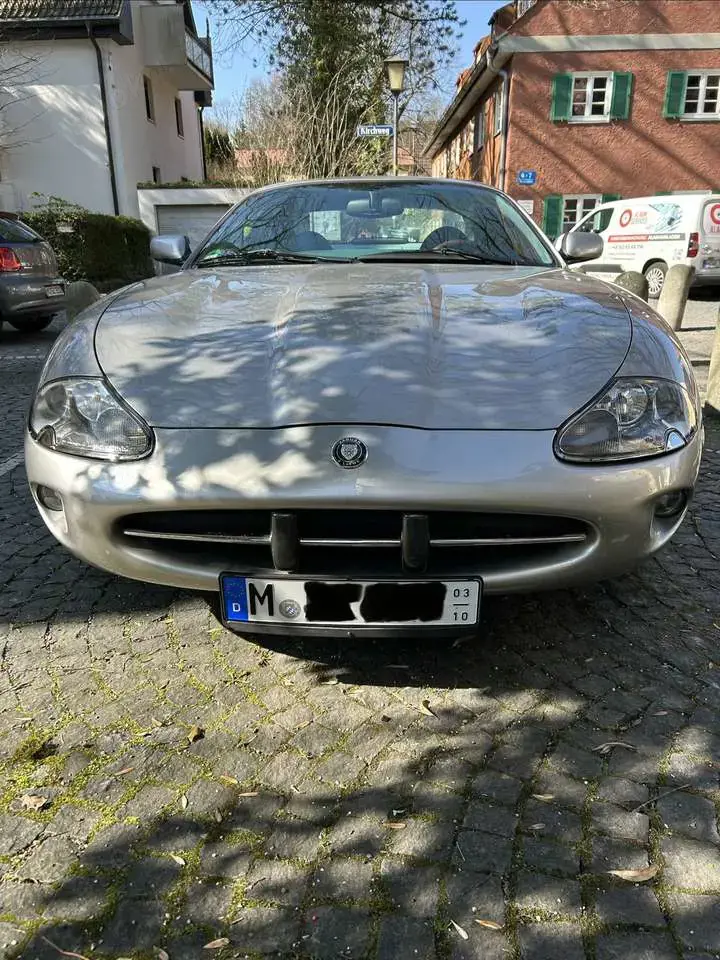Jaguar XK8