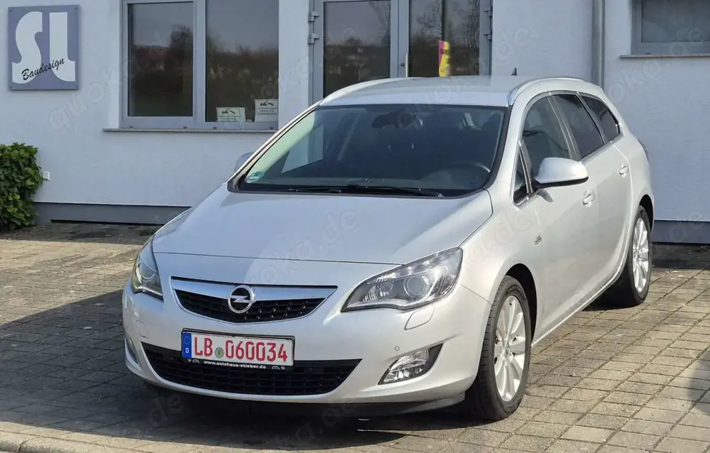 Opel Astra Innovation*Xenon*Navi*Alufelgen*160 PS*Automatik*