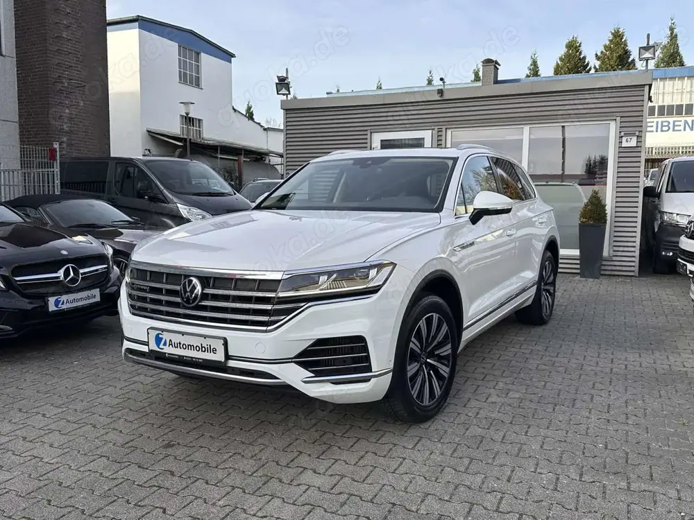 Volkswagen Touareg eHybrid Atmosphere Panorama AHK