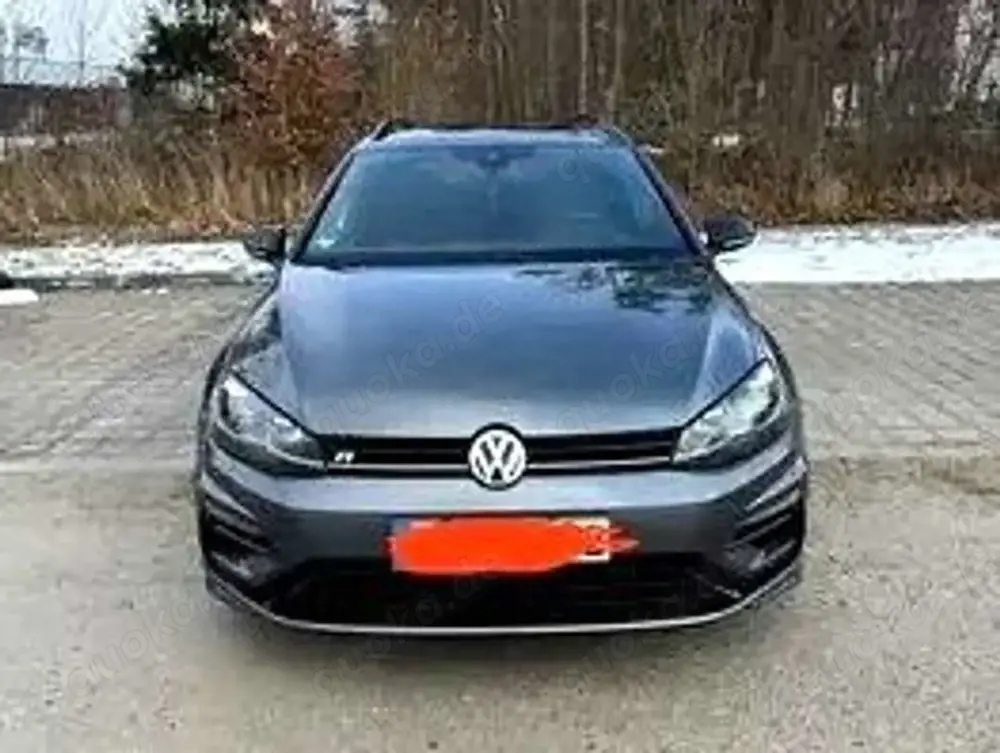 Volkswagen Golf R TSI