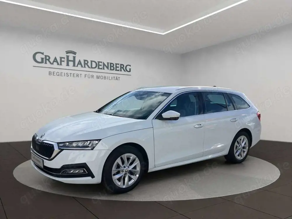 Skoda Octavia Combi 2.0 TDI DSG Style ACC Kamera Navi