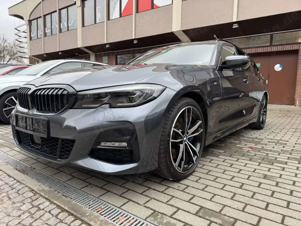BMW 330