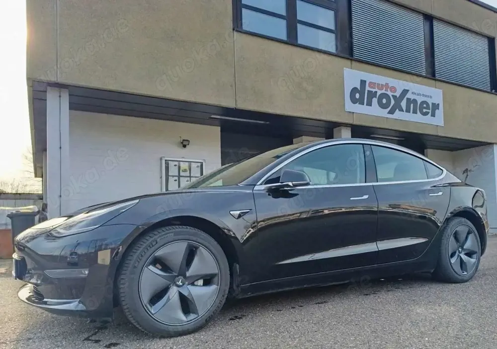 Tesla Model 3 Standard Range Plus RWD