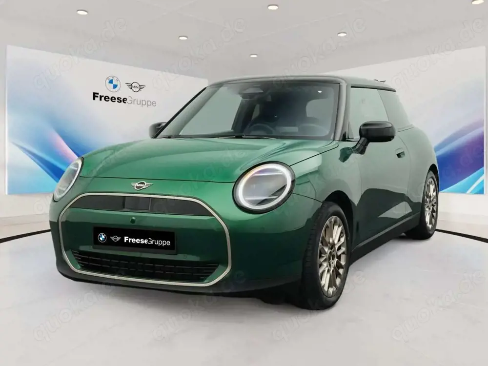 MINI Cooper E Favoured Trim  - Paket L 360° STANDHZ