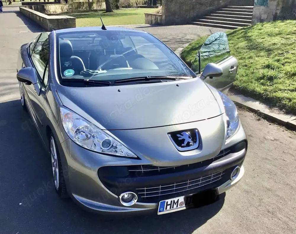 Peugeot 207 CC Platinum, 120 PS, Leder, Navi