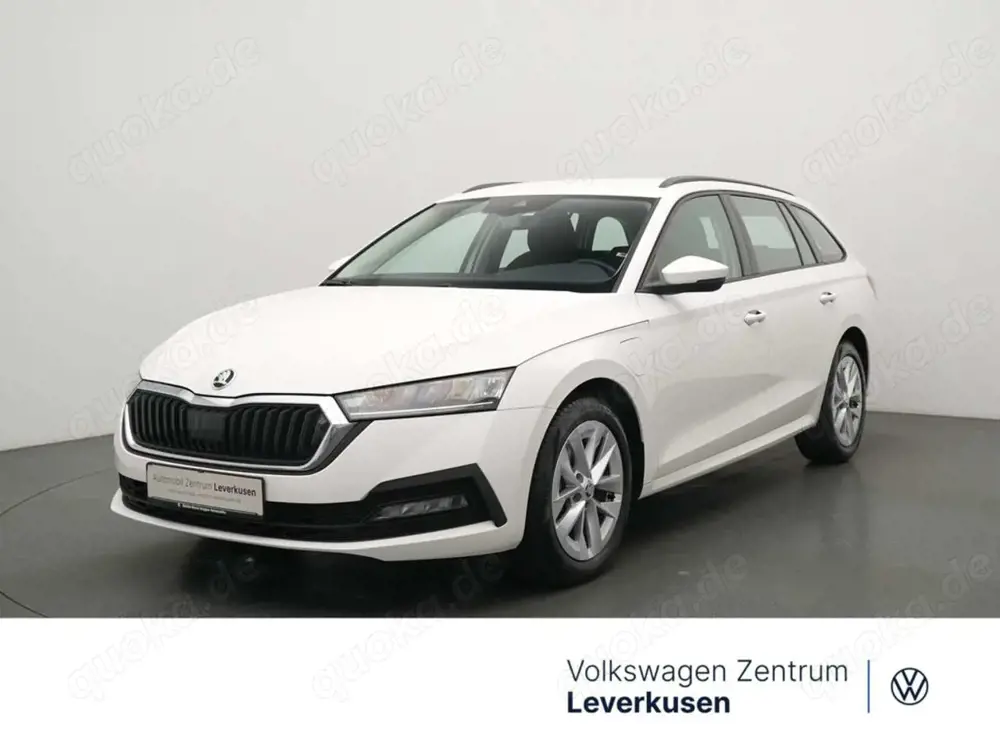 Skoda Octavia Combi Ambition DSG CARPLAY PDC LED VIRT