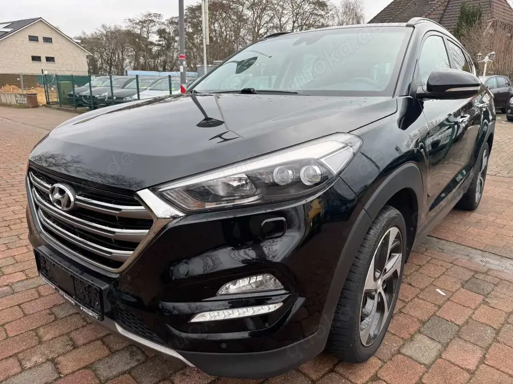 Hyundai TUCSON 2.0 Premium 4WD-Panorama-NAV-AHK...