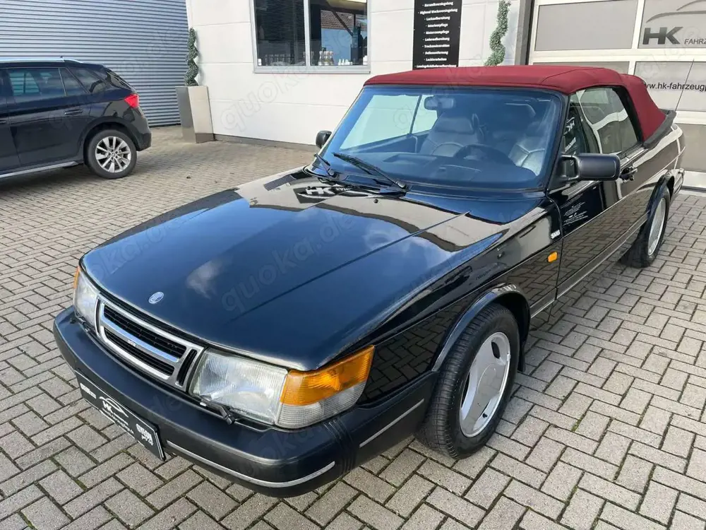 Saab 900