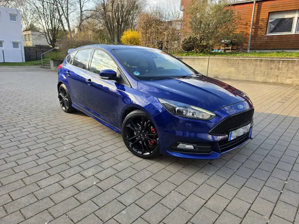 Ford Focus Ford Focus 2018/SH-gepf. / TÜV+Inspektion NEU /8-f
