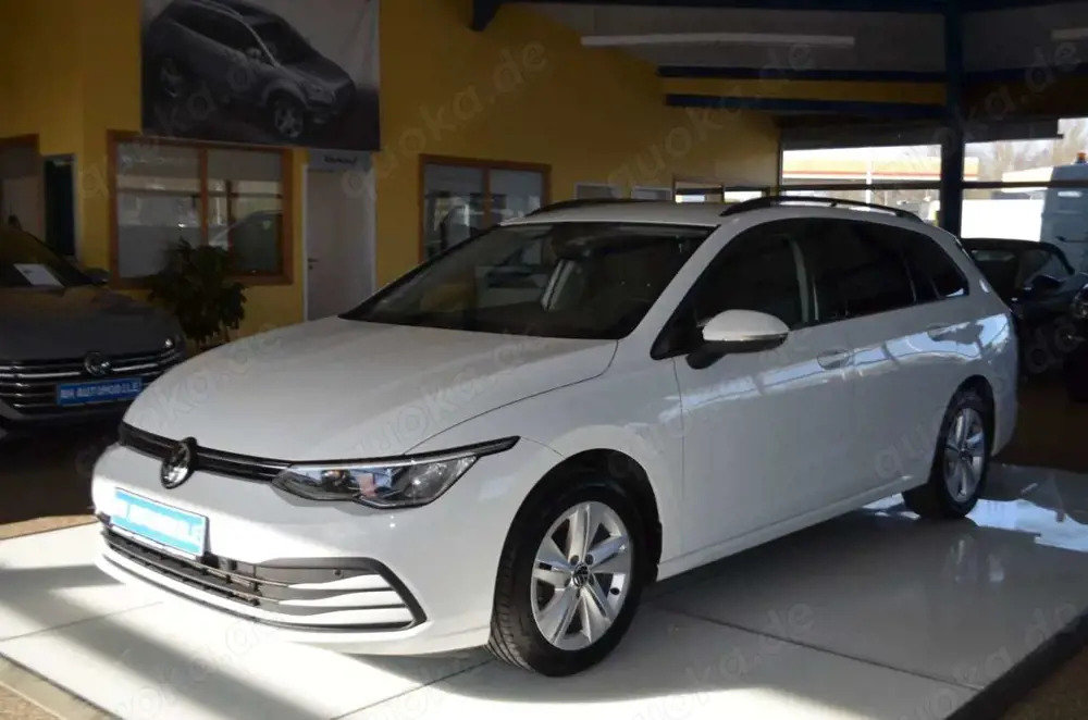 Volkswagen Golf VIII Variant Basis AUTOMATIK-/MATRIX-/SHZ