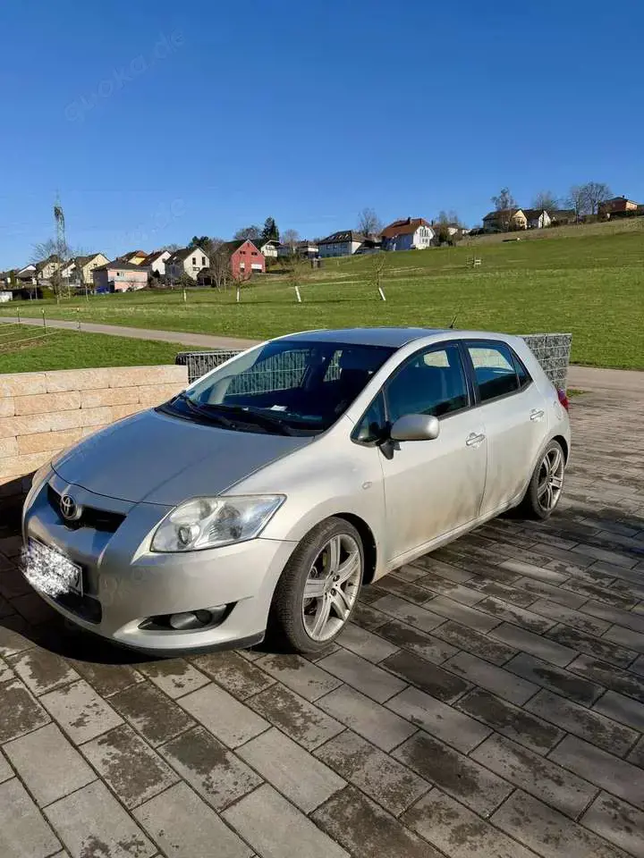 Toyota Auris Luna