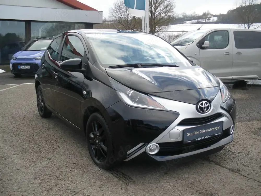Toyota Aygo Aygo 5-Türer x-play Team Deutschland