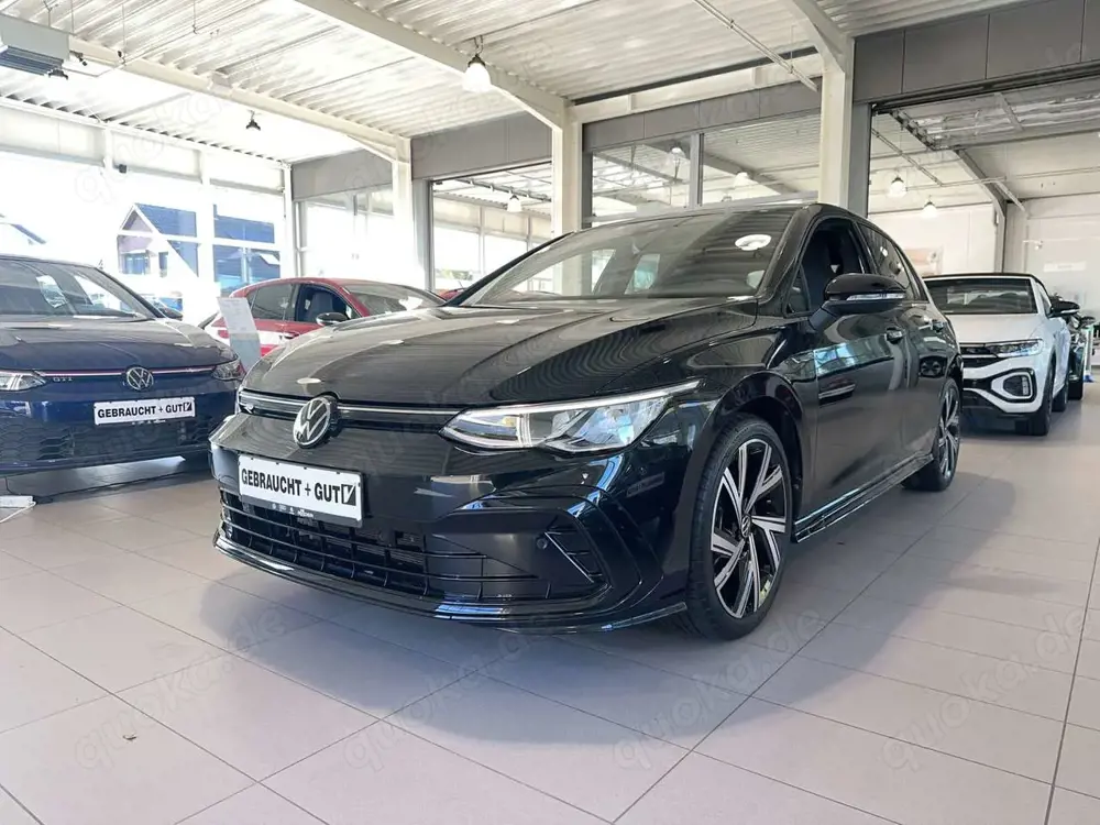 Volkswagen Golf VIII 1.5 TSI DSG R-Line StaHz SHZ Kam LM18