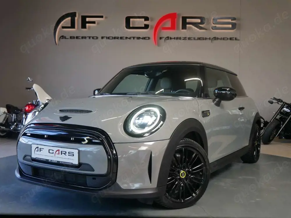 MINI Cooper SE Classic Trim Navi PDC Lenkradheizung
